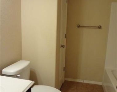 904 Mazatlan Court - Photo Thumbnail 11