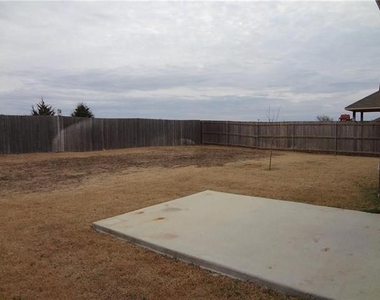 904 Mazatlan Court - Photo Thumbnail 15