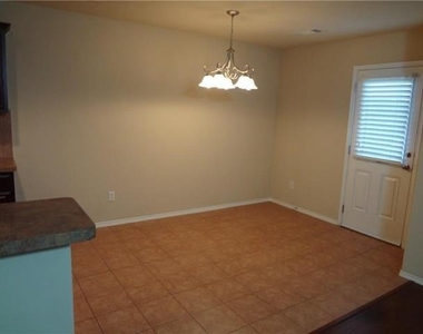 904 Mazatlan Court - Photo Thumbnail 5