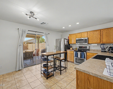 44836 W Gavilan Drive - Photo Thumbnail 12