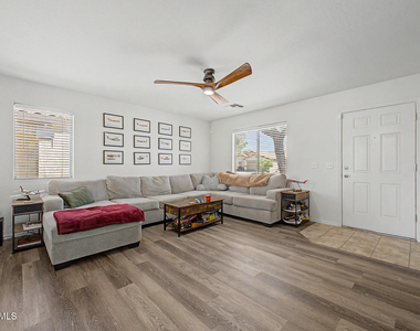 44836 W Gavilan Drive - Photo Thumbnail 6