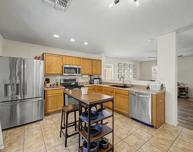 44836 W Gavilan Drive - Photo Thumbnail 13