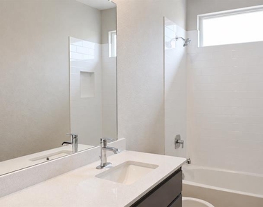 270 Irish Moss Drive - Photo Thumbnail 6