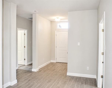 270 Irish Moss Drive - Photo Thumbnail 3