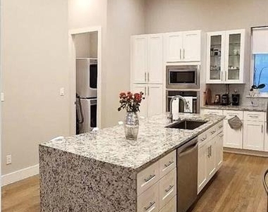 3816 Roseland Avenue - Photo Thumbnail 9