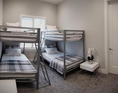 3816 Roseland Avenue - Photo Thumbnail 23