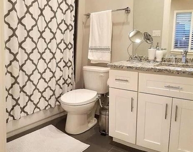 3816 Roseland Avenue - Photo Thumbnail 15