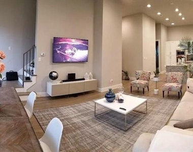 3816 Roseland Avenue - Photo Thumbnail 2