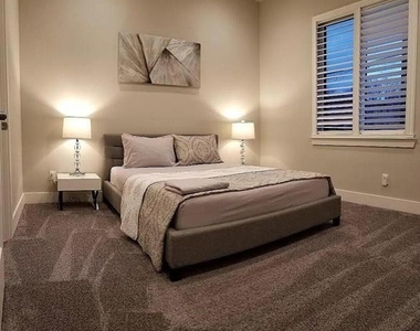 3816 Roseland Avenue - Photo Thumbnail 13