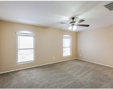 16590 W Melvin Street - Photo Thumbnail 8