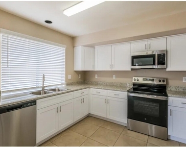 16590 W Melvin Street - Photo Thumbnail 5