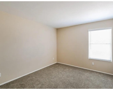 16590 W Melvin Street - Photo Thumbnail 12