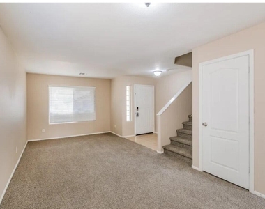 16590 W Melvin Street - Photo Thumbnail 6