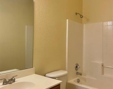 1213 Redman Avenue - Photo Thumbnail 8