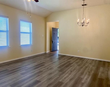 1213 Redman Avenue - Photo Thumbnail 1
