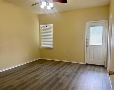 1213 Redman Avenue - Photo Thumbnail 11
