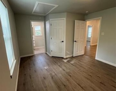 642 Astoria Avenue - Photo Thumbnail 12