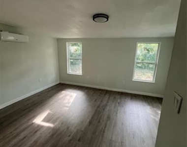 642 Astoria Avenue - Photo Thumbnail 8