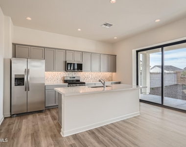 15550 S 181st Lane - Photo Thumbnail 9