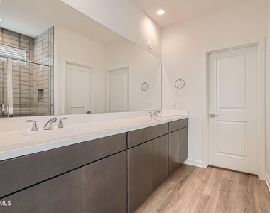 15550 S 181st Lane - Photo Thumbnail 18