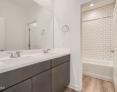 15550 S 181st Lane - Photo Thumbnail 20