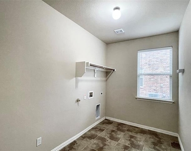 10301 Matador Drive - Photo Thumbnail 18