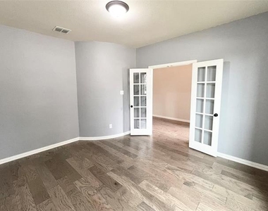 10301 Matador Drive - Photo Thumbnail 3