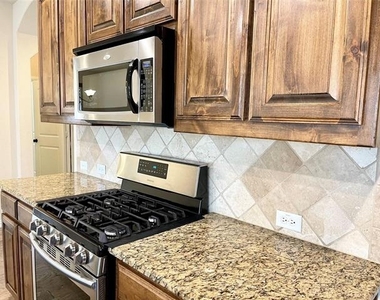 10301 Matador Drive - Photo Thumbnail 8