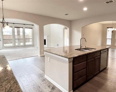 10301 Matador Drive - Photo Thumbnail 7