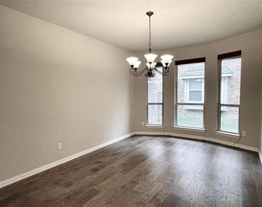 10301 Matador Drive - Photo Thumbnail 4
