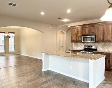 10301 Matador Drive - Photo Thumbnail 6