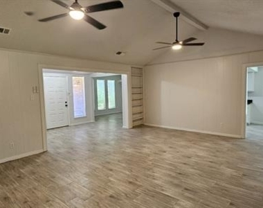 1204 Laurie Avenue - Photo Thumbnail 6