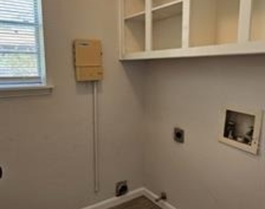 1204 Laurie Avenue - Photo Thumbnail 20