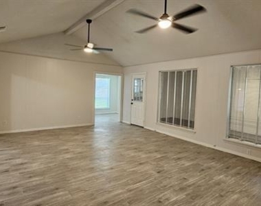 1204 Laurie Avenue - Photo Thumbnail 26