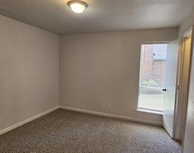 1204 Laurie Avenue - Photo Thumbnail 16