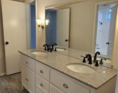 1204 Laurie Avenue - Photo Thumbnail 3