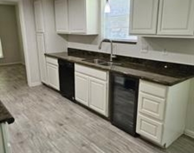 1204 Laurie Avenue - Photo Thumbnail 14