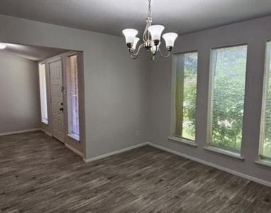 1204 Laurie Avenue - Photo Thumbnail 11