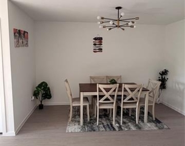 1817 Ventasso Boulevard - Photo Thumbnail 14