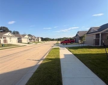 1817 Ventasso Boulevard - Photo Thumbnail 26