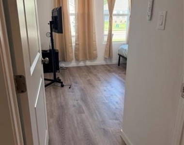 1817 Ventasso Boulevard - Photo Thumbnail 9