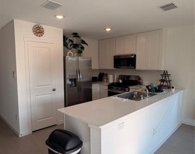 1817 Ventasso Boulevard - Photo Thumbnail 4