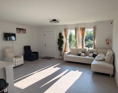 1817 Ventasso Boulevard - Photo Thumbnail 2