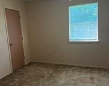 2023 Walker Street - Photo Thumbnail 7