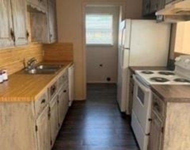 2023 Walker Street - Photo Thumbnail 3