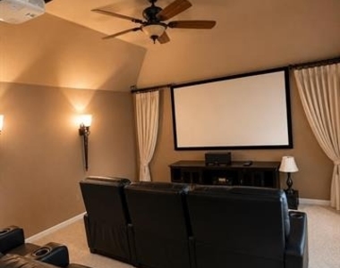 9309 Stonewood Drive - Photo Thumbnail 31