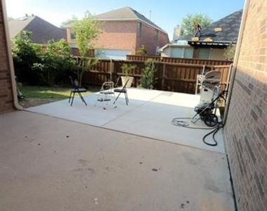 9309 Stonewood Drive - Photo Thumbnail 16
