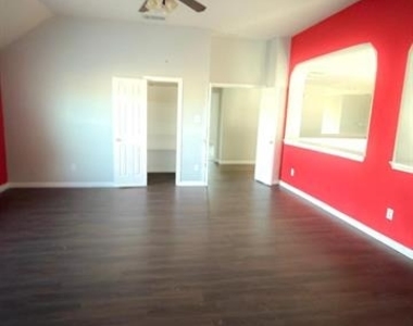 9309 Stonewood Drive - Photo Thumbnail 5