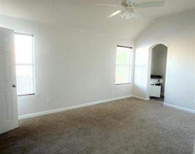 9309 Stonewood Drive - Photo Thumbnail 6