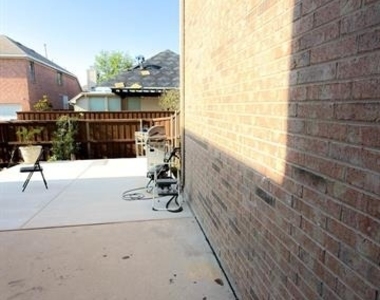 9309 Stonewood Drive - Photo Thumbnail 17